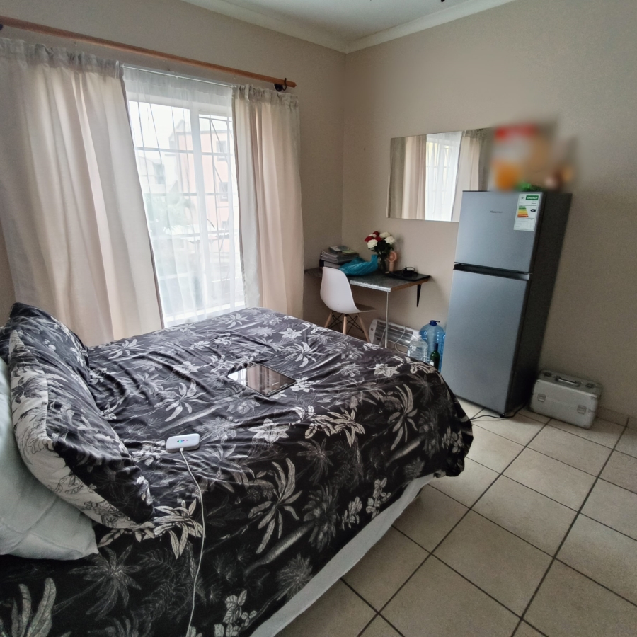 2 Bedroom Property for Sale in Kannoniers Park North West
